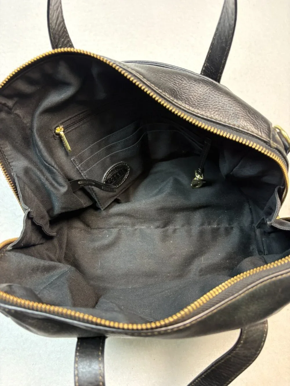 Vintage Fossil Sydney Satchel Black Leather Crossbody Quiet Luxury Preppy Chic